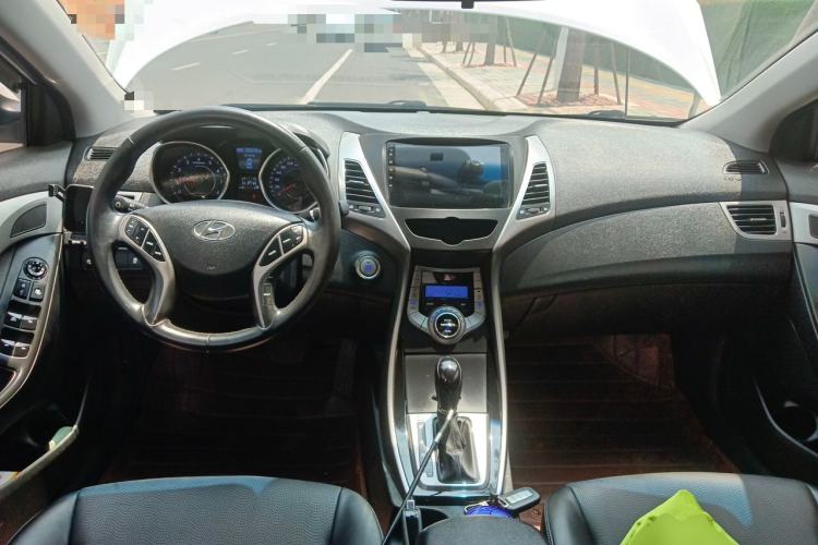 Used Hyundai Elantra (5th Generation / Langdong) 2012 1.6L Automatic Prestige Model Center Console