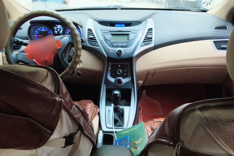 Used Hyundai Elantra (5th Generation / Langdong) 2012 1.6L Automatic Fashion Edition Center Console