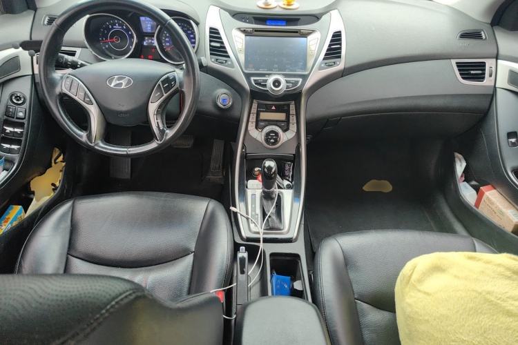 Used Hyundai Elantra (5th Generation / Langdong) 2012 1.6L Automatic Prestige Model Center Console