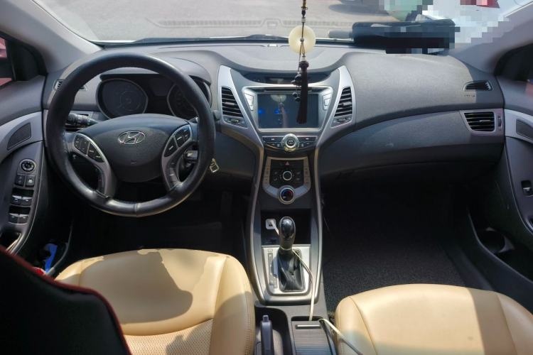 Used Hyundai Elantra (5th Generation / Langdong) 2012 1.6L Automatic Fashion Edition Center Console