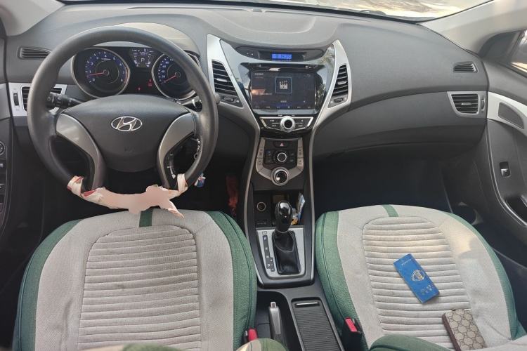 Used Hyundai Elantra (5th Generation / Langdong) 2012 1.6L Automatic Fashion Edition Center Console