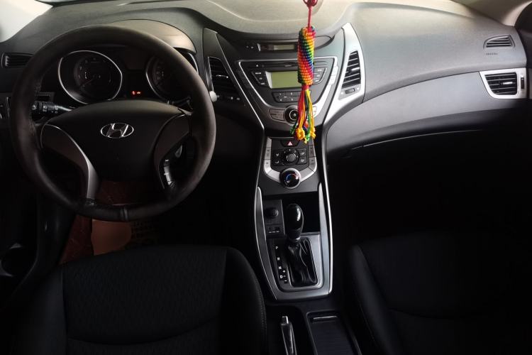 Used Hyundai Elantra (5th Generation / Langdong) 2012 1.6L Automatic Fashion Edition Center Console