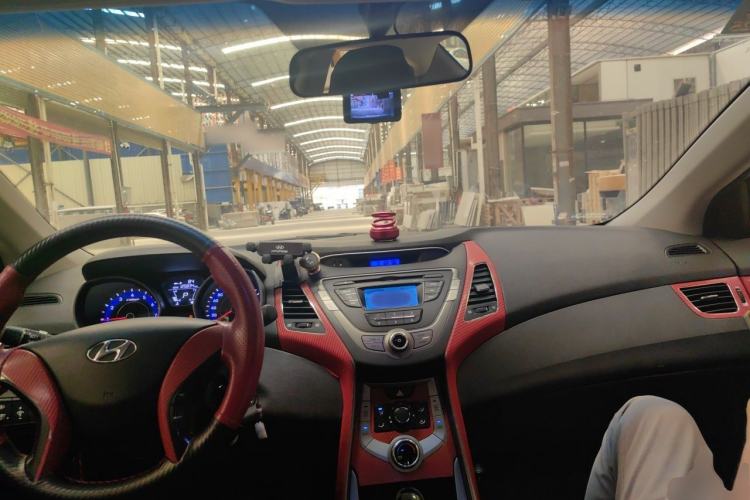 Used Hyundai Elantra (5th Generation / Langdong) 2012 1.6L Automatic Fashion Edition Center Console