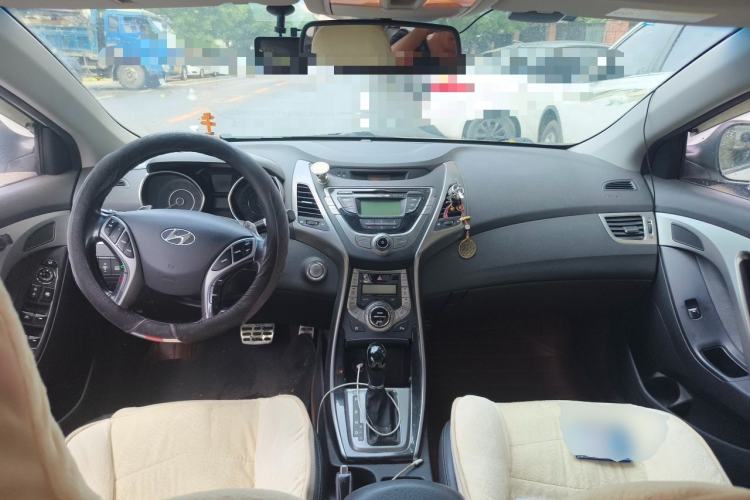 Used Hyundai Elantra (5th Generation / Langdong) 2012 1.8L Automatic Prestige Model Center Console