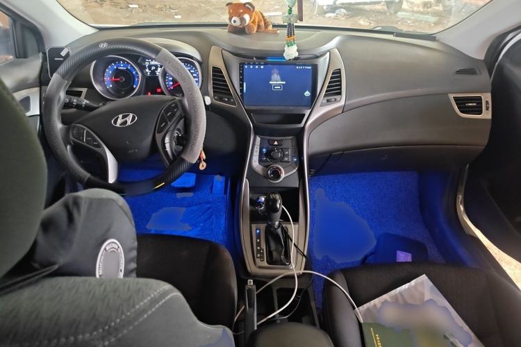 Used Hyundai Elantra (5th Generation / Langdong) 2012 1.6L Automatic Fashion Edition Center Console
