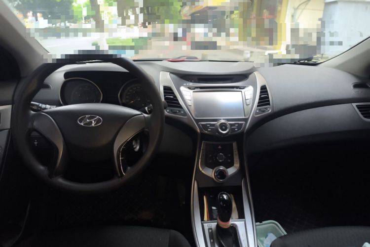 Used Hyundai Elantra (5th Generation / Langdong) 2012 1.6L Automatic Fashion Edition Center Console