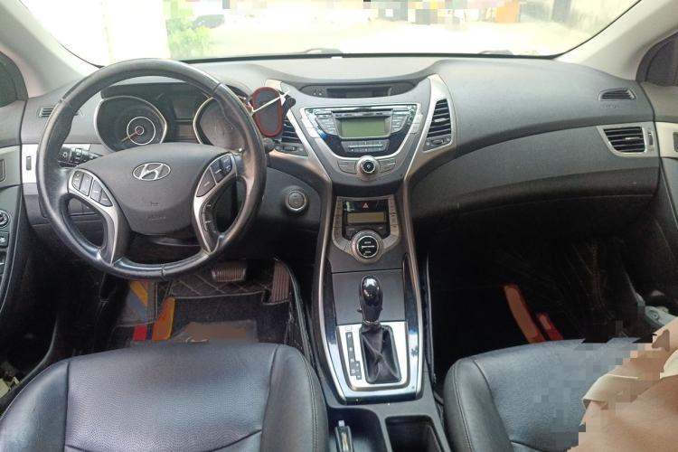 Used Hyundai Elantra (5th Generation / Langdong) 2012 1.6L Automatic Leading Model Center Console