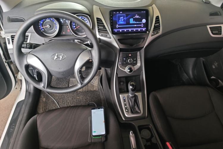 Used Hyundai Elantra (5th Generation / Langdong) 2012 1.6L Automatic Fashion Edition Center Console