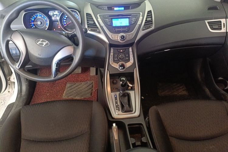 Used Hyundai Elantra (5th Generation / Langdong) 2012 1.6L Automatic Fashion Edition Center Console