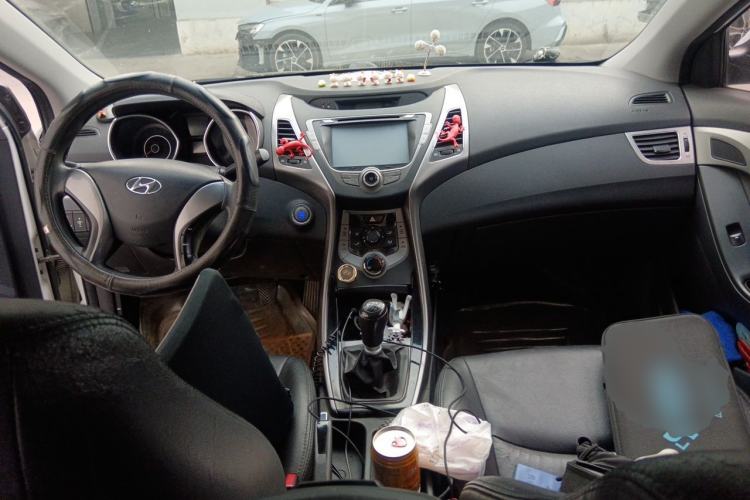 Used Hyundai Elantra (5th Generation / Langdong) 2012 1.6L Manual Leading Model Center Console