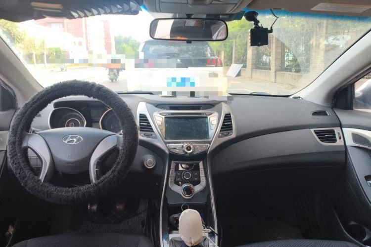 Used Hyundai Elantra (5th Generation / Langdong) 2012 1.6L Manual Leading Model Center Console