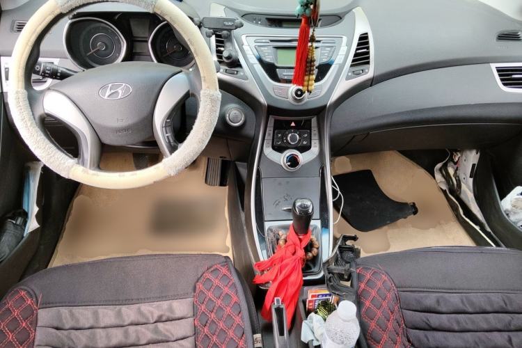 Used Hyundai Elantra (5th Generation / Langdong) 2012 1.6L Manual Leading Model Center Console
