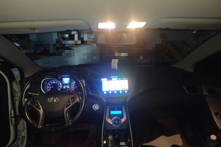 Used Hyundai Elantra (5th Generation / Langdong) 2012 1.6L Automatic Prestige Model Center Console