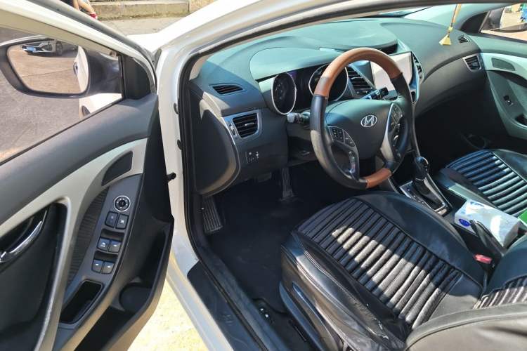 Used Hyundai Elantra (5th Generation / Langdong) 2012 1.6L Automatic Leading Model Driver Seat