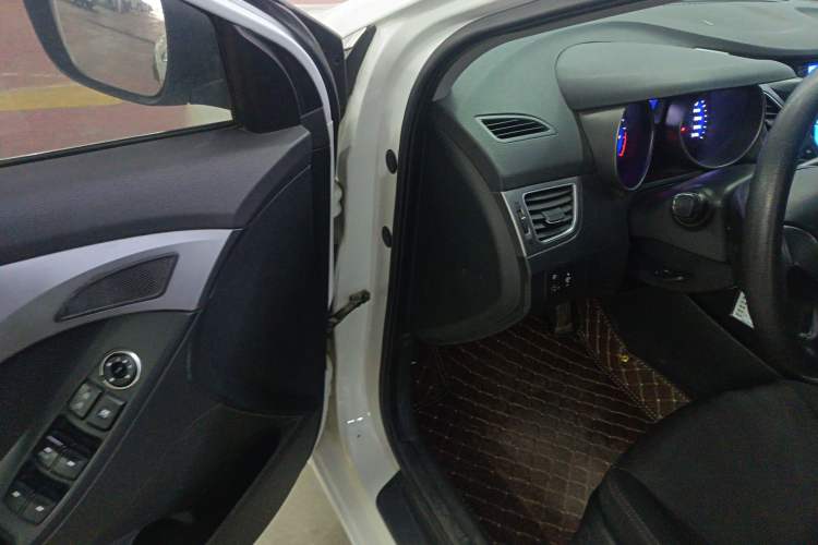 Used Hyundai Elantra (5th Generation / Langdong) 2012 1.6L Automatic Fashion Edition Driver Seat