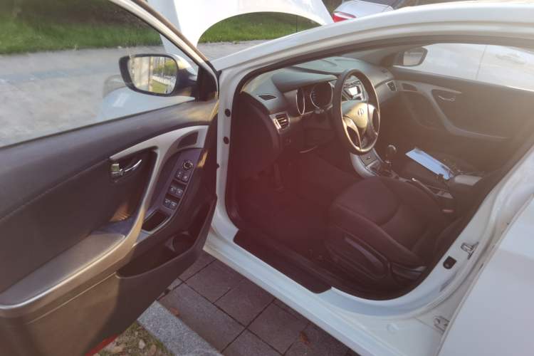 Used Hyundai Elantra (5th Generation / Langdong) 2012 1.6L Manual Leading Model Driver Seat