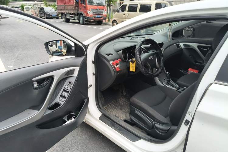 Used Hyundai Elantra (5th Generation / Langdong) 2012 1.6L Automatic Leading Model Driver Seat