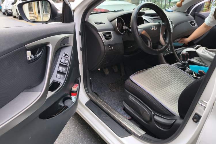 Used Hyundai Elantra (5th Generation / Langdong) 2012 1.6L Manual Leading Model Driver Seat