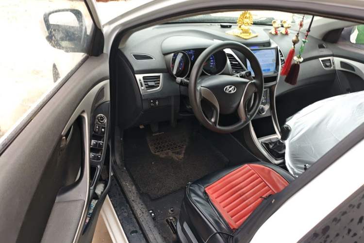 Used Hyundai Elantra (5th Generation / Langdong) 2012 1.6L Manual Fashion Edition Driver Seat