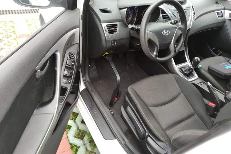 Used Hyundai Elantra (5th Generation / Langdong) 2012 1.6L Manual Fashion Edition Driver Seat