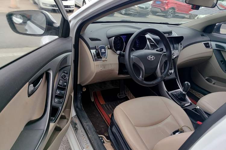 Used Hyundai Elantra (5th Generation / Langdong) 2012 1.6L Manual Leading Model Driver Seat