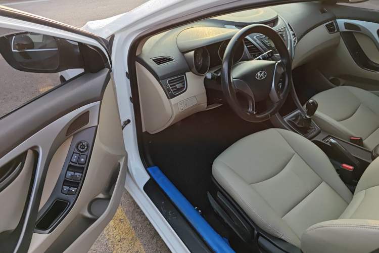 Used Hyundai Elantra (5th Generation / Langdong) 2012 1.6L Manual Fashion Edition Driver Seat