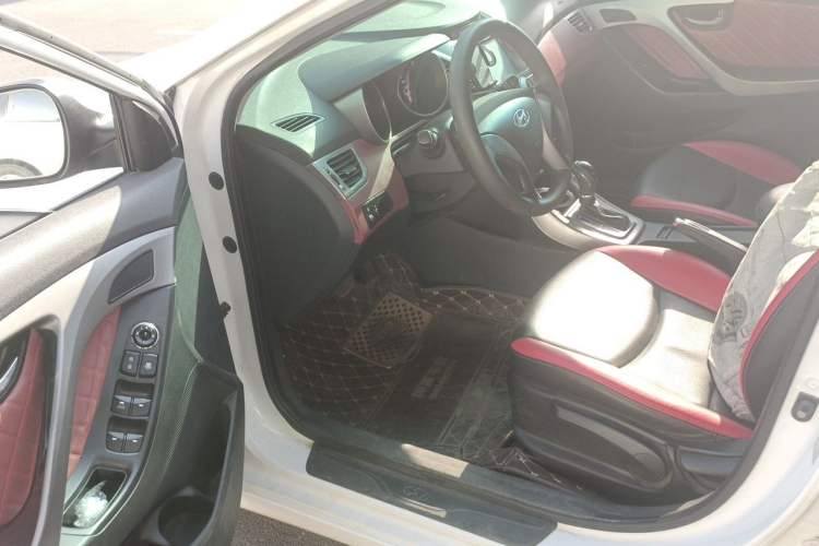 Used Hyundai Elantra (5th Generation / Langdong) 2012 1.6L Automatic Fashion Edition Driver Seat