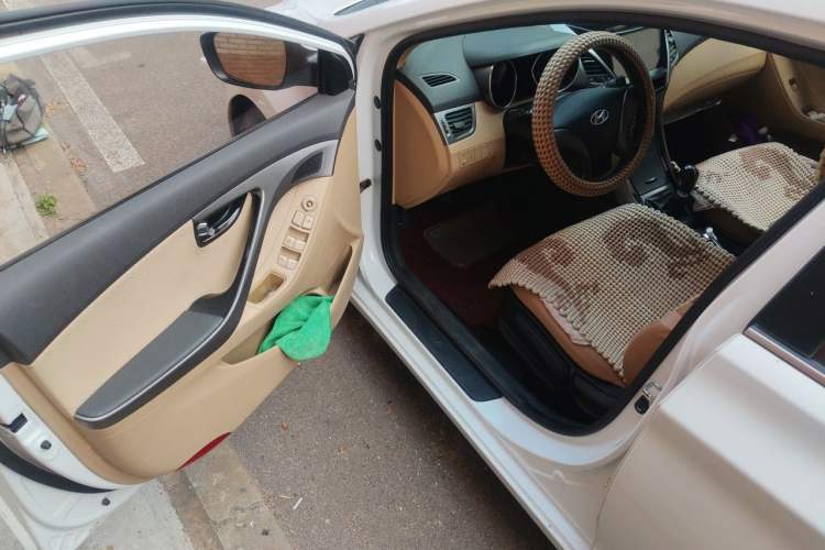 Used Hyundai Elantra (5th Generation / Langdong) 2012 1.6L Manual Leading Model Driver Seat