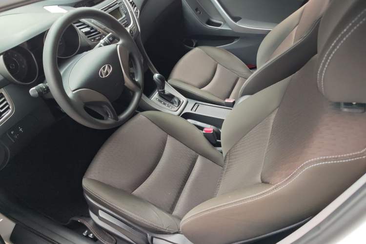 Used Hyundai Elantra (5th Generation / Langdong) 2012 1.6L Automatic Fashion Edition Driver Seat