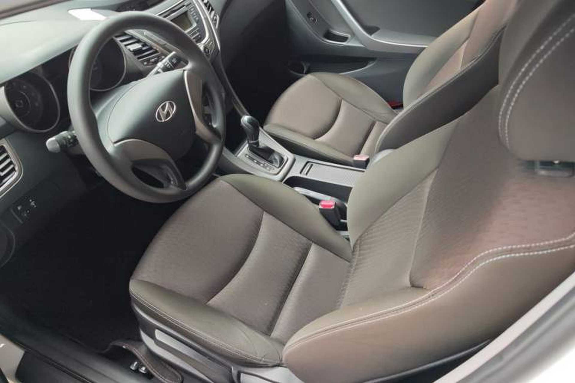 Used Hyundai Elantra (5th Generation / Langdong) 2012 1.6L Automatic Fashion Edition Driver Seat