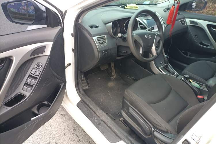 Used Hyundai Elantra (5th Generation / Langdong) 2012 1.6L Automatic Leading Model Driver Seat