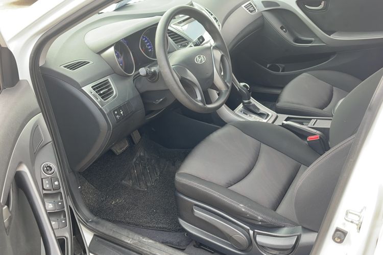 Used Hyundai Elantra (5th Generation / Langdong) 2012 1.6L Automatic Fashion Edition Driver Seat