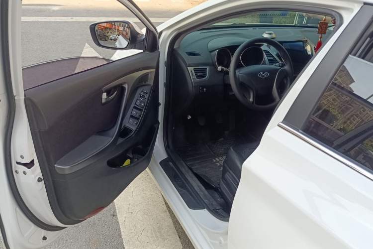 Used Hyundai Elantra (5th Generation / Langdong) 2012 1.6L Manual Leading Model Driver Seat