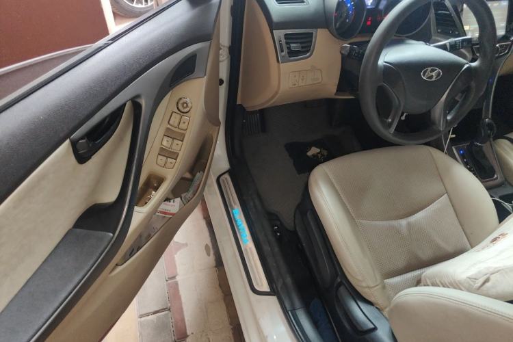 Used Hyundai Elantra (5th Generation / Langdong) 2012 1.6L Automatic Fashion Edition Driver Seat