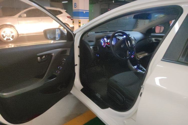 Used Hyundai Elantra (5th Generation / Langdong) 2012 1.6L Automatic Fashion Edition Driver Seat