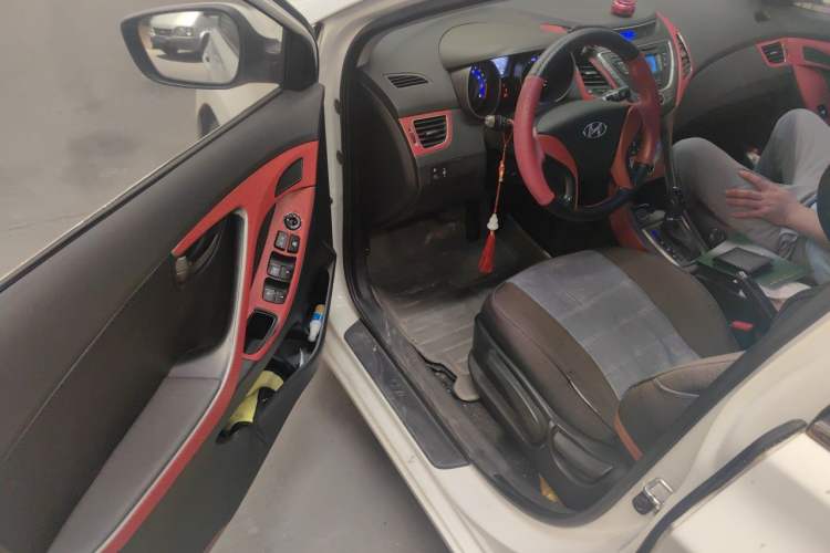 Used Hyundai Elantra (5th Generation / Langdong) 2012 1.6L Automatic Fashion Edition Driver Seat