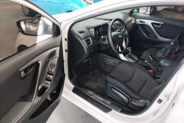Used Hyundai Elantra (5th Generation / Langdong) 2012 1.6L Automatic Fashion Edition Driver Seat