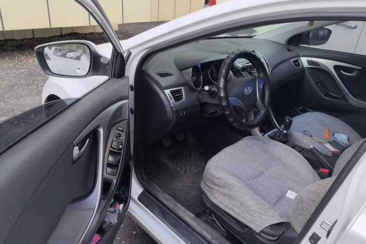 Used Hyundai Elantra (5th Generation / Langdong) 2012 1.6L Manual Leading Model Driver Seat