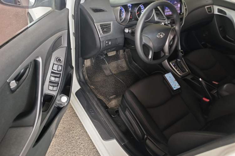 Used Hyundai Elantra (5th Generation / Langdong) 2012 1.6L Automatic Fashion Edition Driver Seat