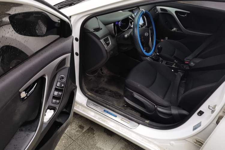 Used Hyundai Elantra (5th Generation / Langdong) 2012 1.6L Manual Leading Model Driver Seat