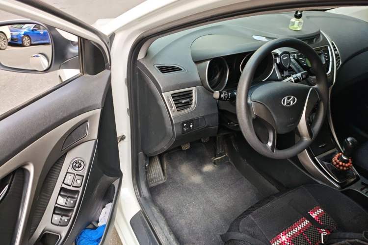 Used Hyundai Elantra (5th Generation / Langdong) 2012 1.6L Manual Leading Model Driver Seat