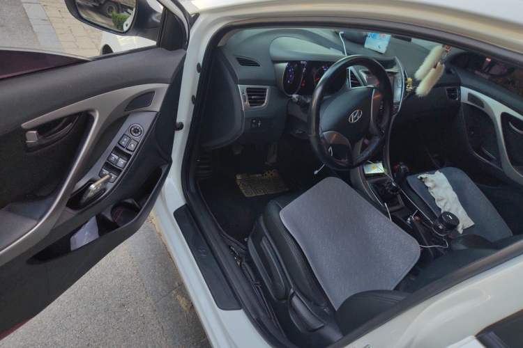 Used Hyundai Elantra (5th Generation / Langdong) 2012 1.6L Manual Fashion Edition Driver Seat