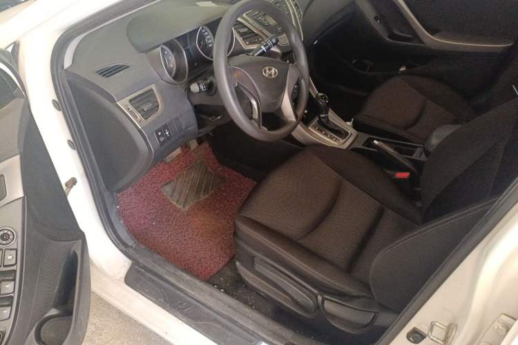 Used Hyundai Elantra (5th Generation / Langdong) 2012 1.6L Automatic Fashion Edition Driver Seat