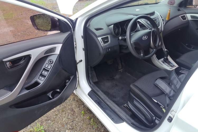 Used Hyundai Elantra (5th Generation / Langdong) 2012 1.6L Automatic Fashion Edition Driver Seat