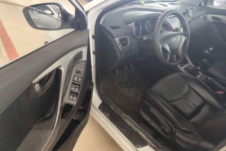 Used Hyundai Elantra (5th Generation / Langdong) 2012 1.6L Manual Fashion Edition Driver Seat