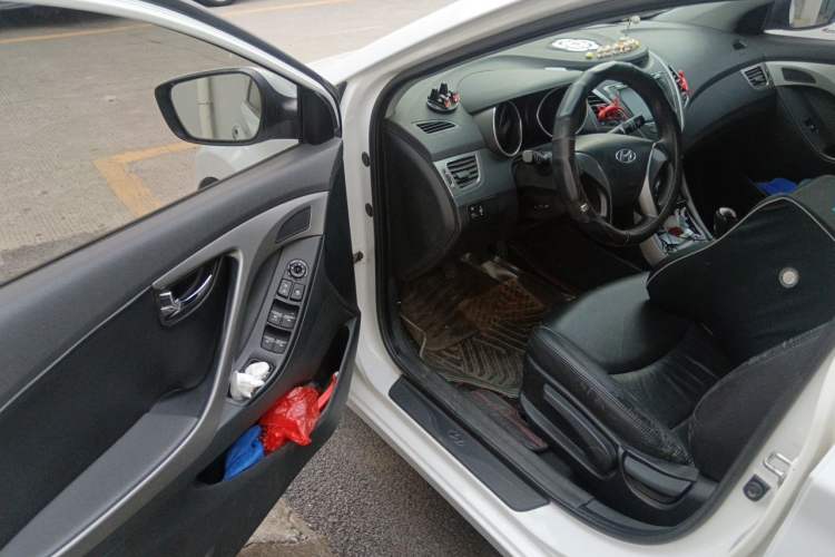 Used Hyundai Elantra (5th Generation / Langdong) 2012 1.6L Manual Leading Model Driver Seat