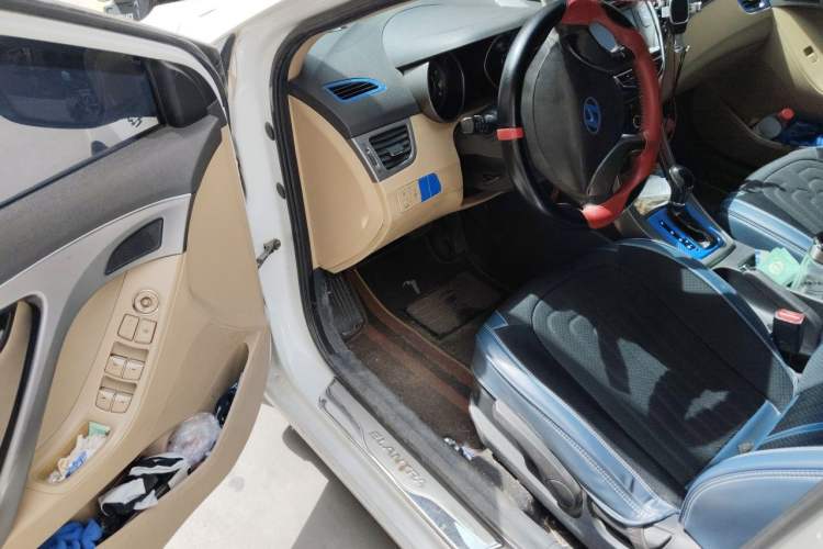 Used Hyundai Elantra (5th Generation / Langdong) 2012 1.6L Automatic Fashion Edition Driver Seat