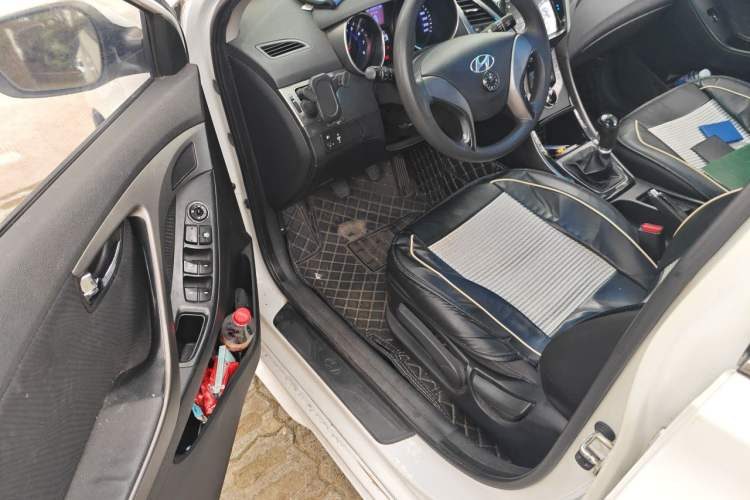 Used Hyundai Elantra (5th Generation / Langdong) 2012 1.6L Manual Leading Model Driver Seat