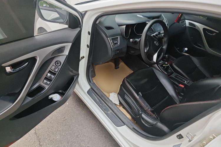Used Hyundai Elantra (5th Generation / Langdong) 2012 1.6L Manual Leading Model Driver Seat