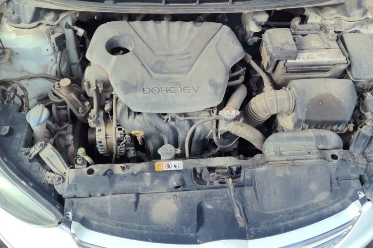 Used Hyundai Elantra (5th Generation / Langdong) 2012 1.6L Manual Leading Model Engine Bay